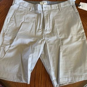 Billabong Men’s Shorts NWT